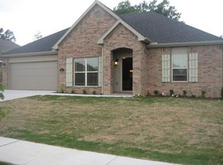 1247 Blue Willow Ave, Fayetteville, AR 72701