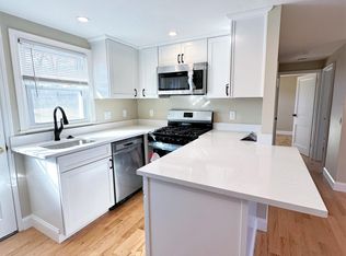 50 Rhodes Cir #1, Hingham, MA 02043