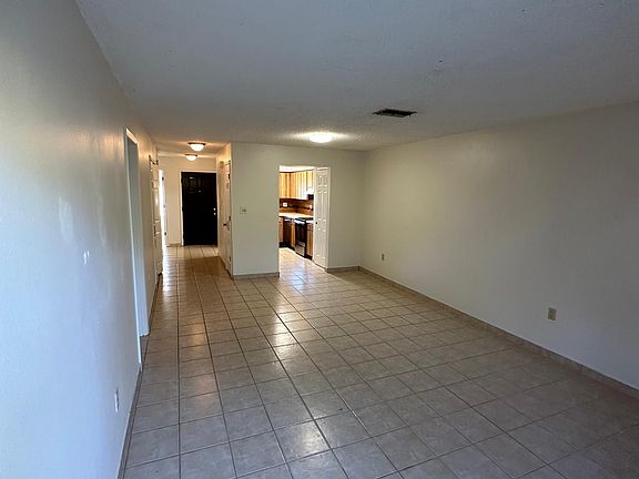 4th image of 429 Market Sq E #429