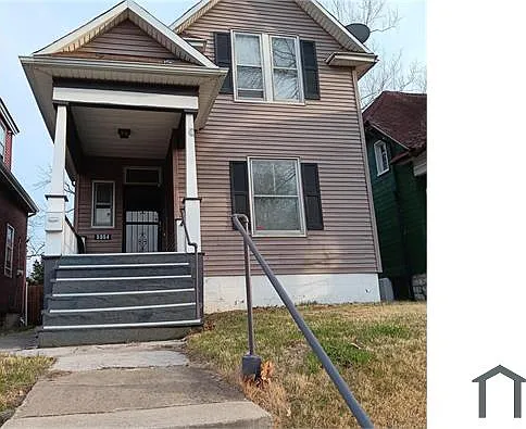 3 bed, $1,600 — Photo 2