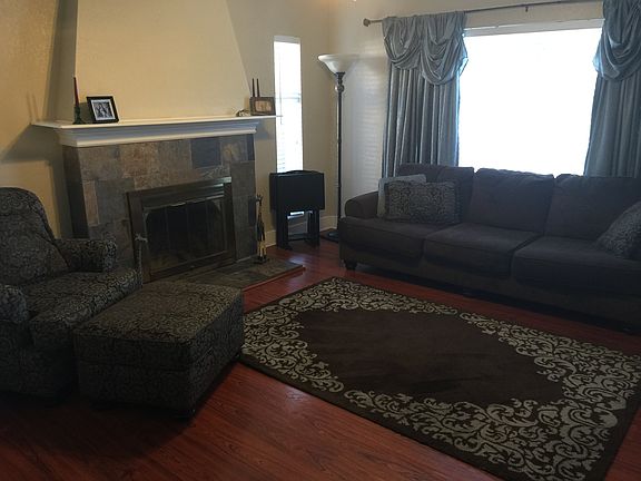 3rd image of 1521 E Clinton Ave