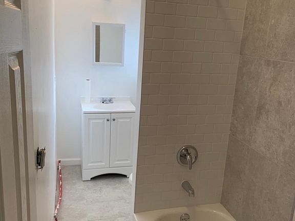 4th image of 101 Garside St APT 1