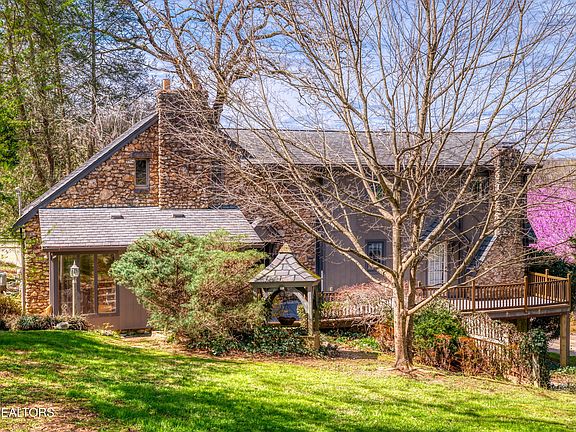 9th image of this home