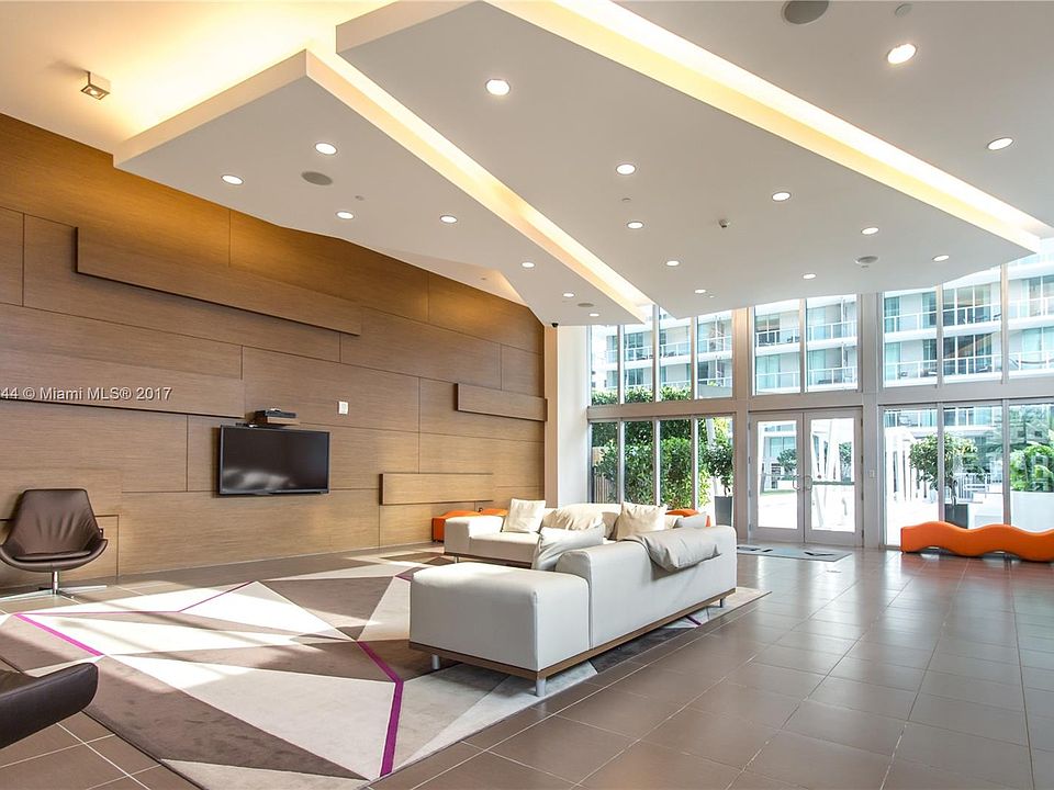 1st image of 1111 SW 1st Ave #11N