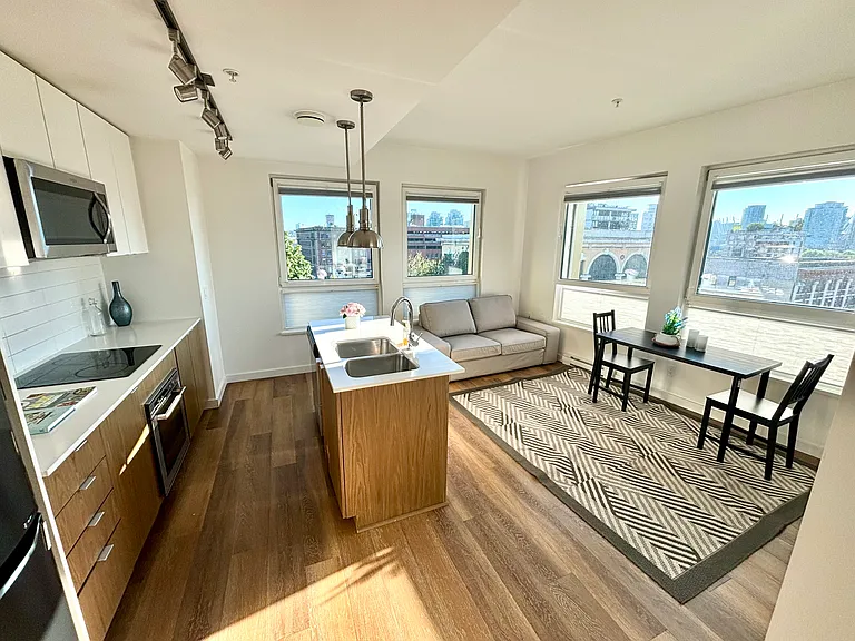303 E Pender St — Photo 82