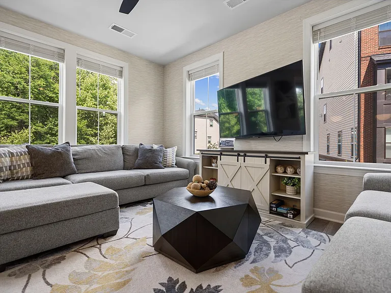 3925 Fair Ridge Dr #201 — Photo 13