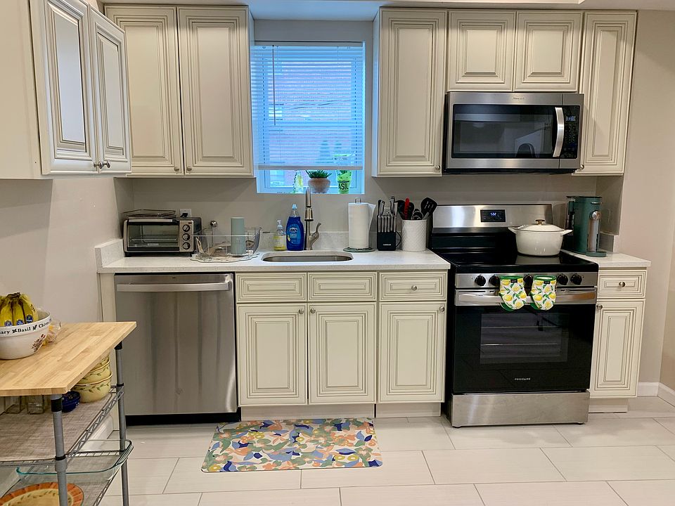 Kitchen with all appliances (i.e., dishwasher, microwave)
