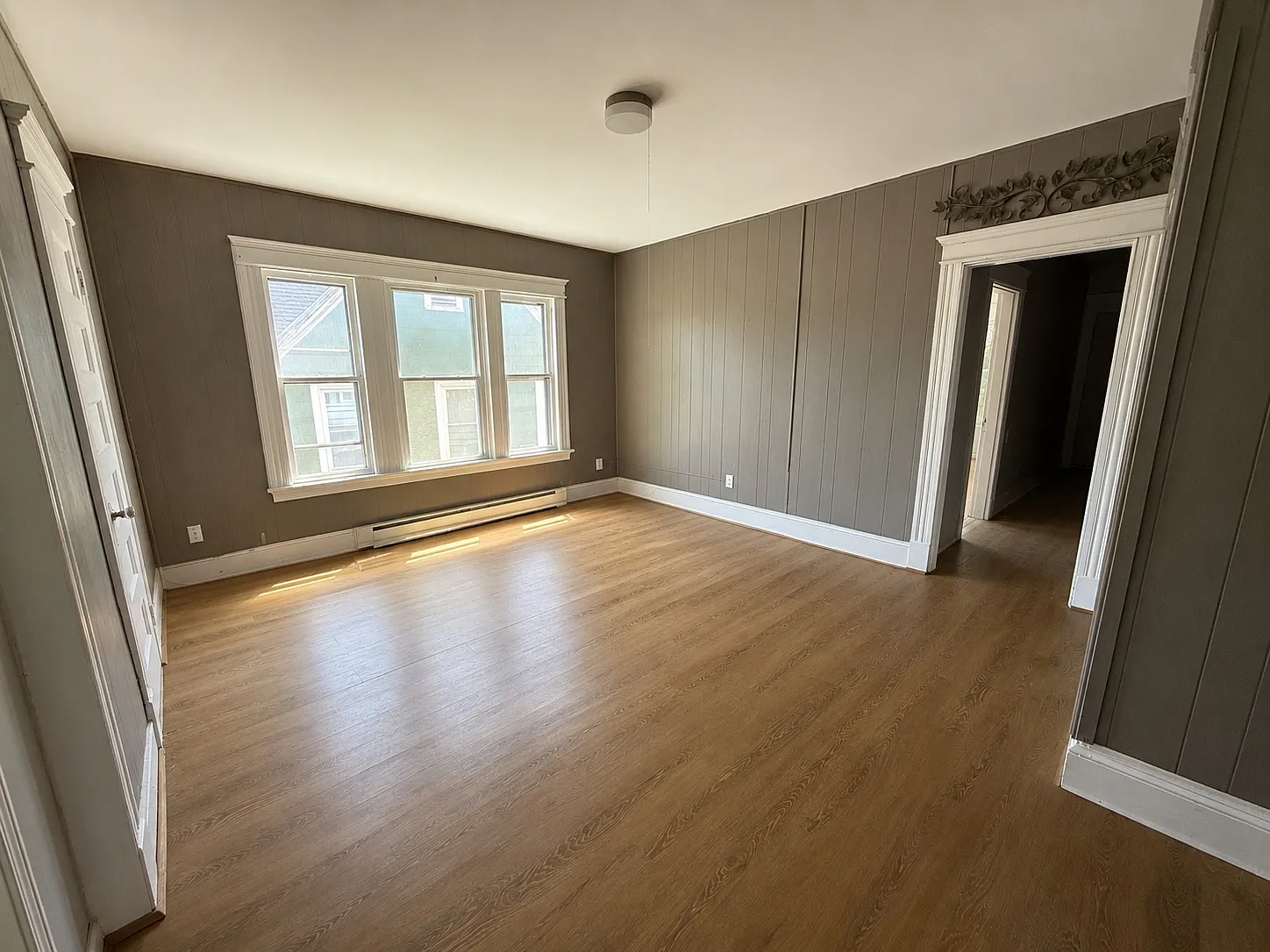 3 bed, 1000 sqft, $1,500 — Photo 1