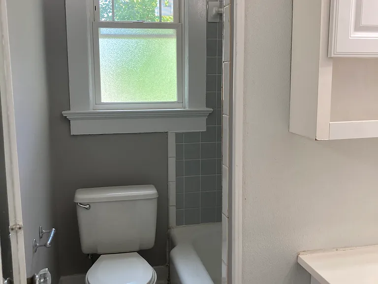 2138 Woodbourne Ave — Photo 14