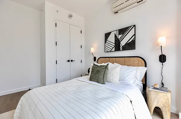 Rented by Manhattan Realty Group | media 6