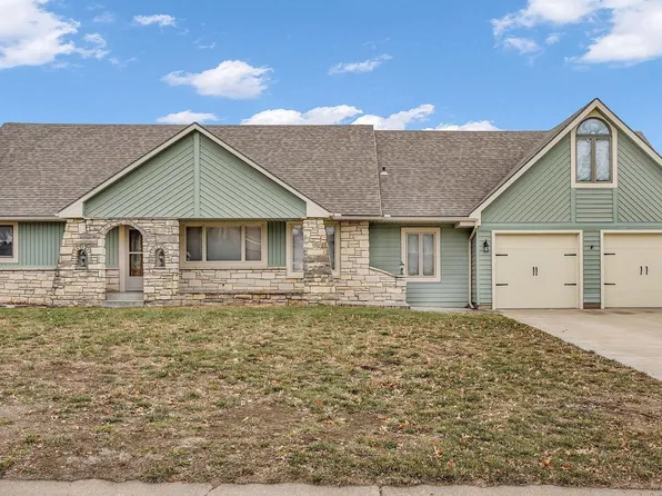 424 Aquarius St, Silver Lake, KS 66539