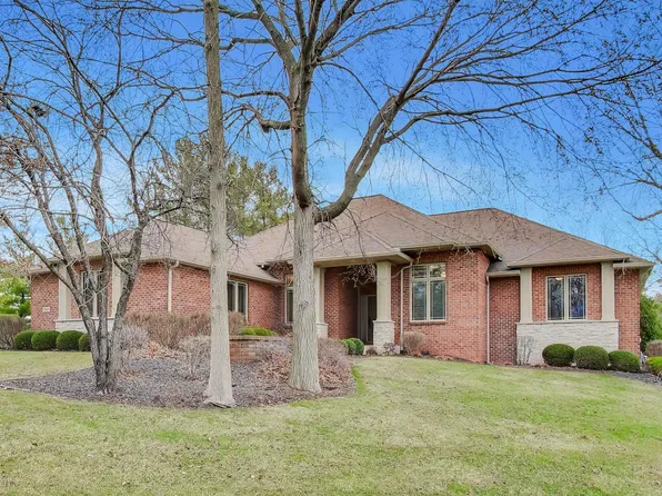 7391 Timber Ridge Rd, Roscoe, IL 61073