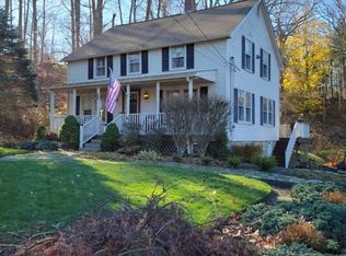 24 Pleasant St, Sutton, MA 01590