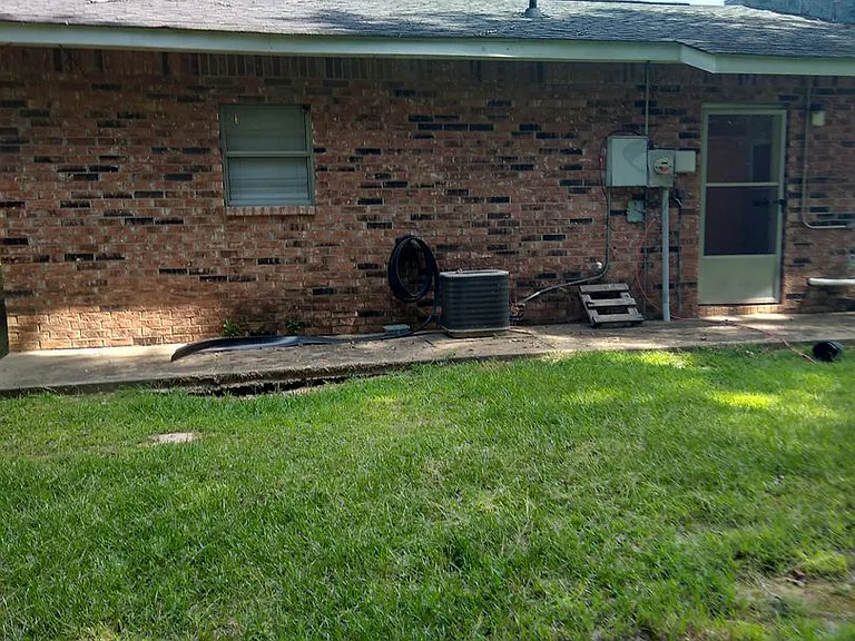 201 Tucker Inn — Photo 27