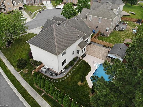 3rd image of 209 Wexford Ct