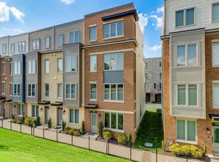 834 Thompson Cres, Rockville, MD 20852