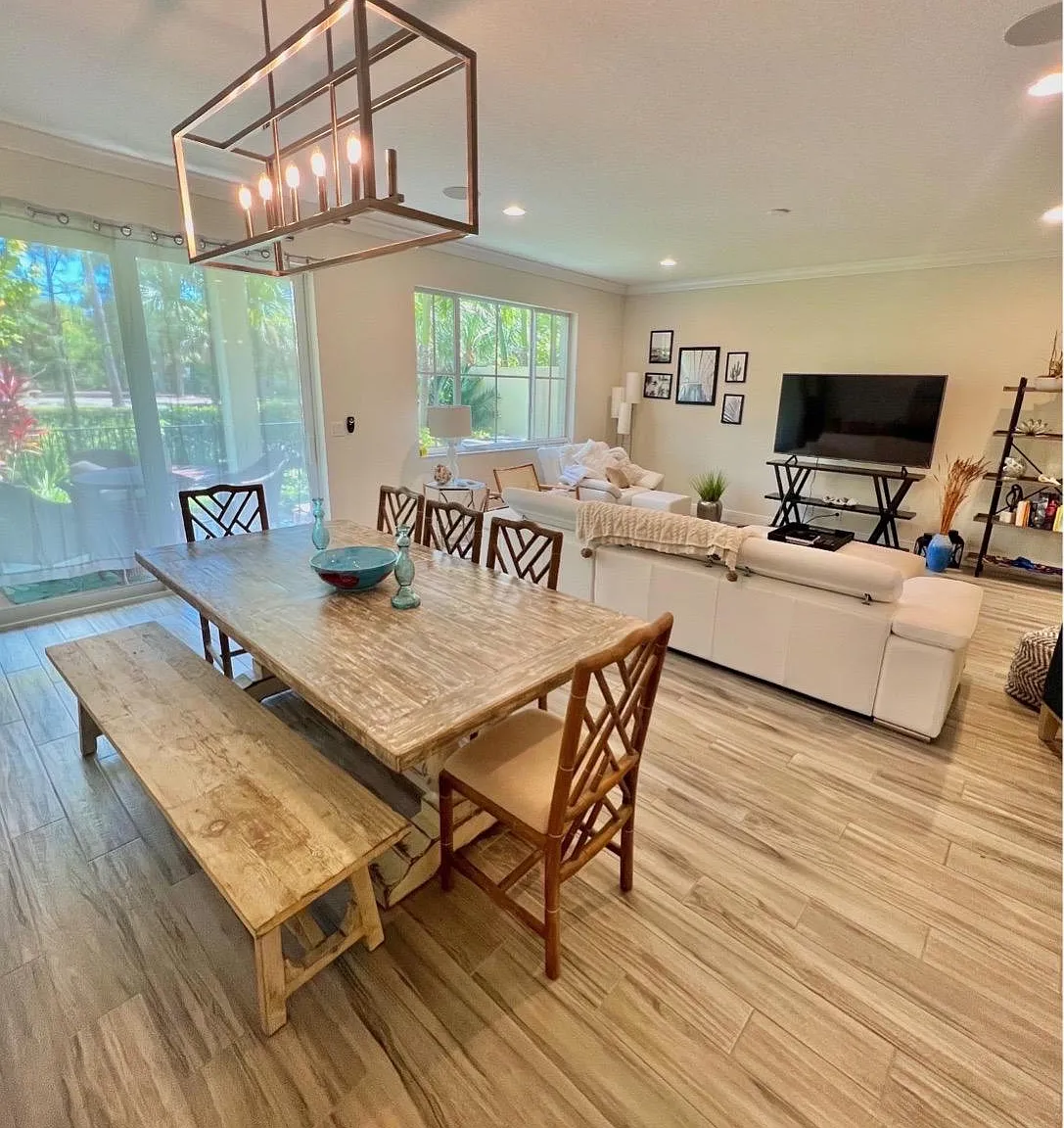 3 bed, 2.5 bath, 2291 sqft, $4,250 — Photo 1