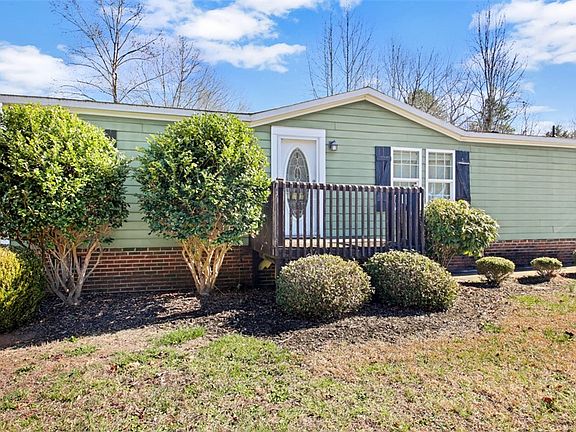 3rd image of 104 Cypress Springs Dr