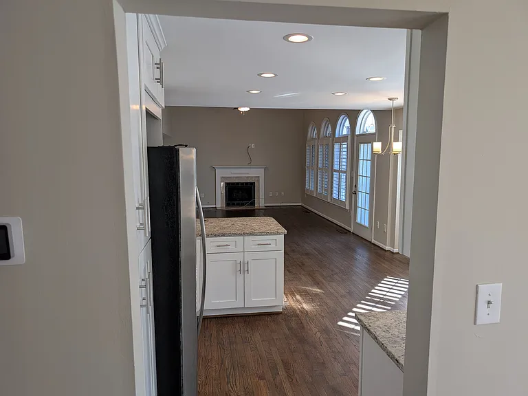16004 Kings Mountain Rd — Photo 13