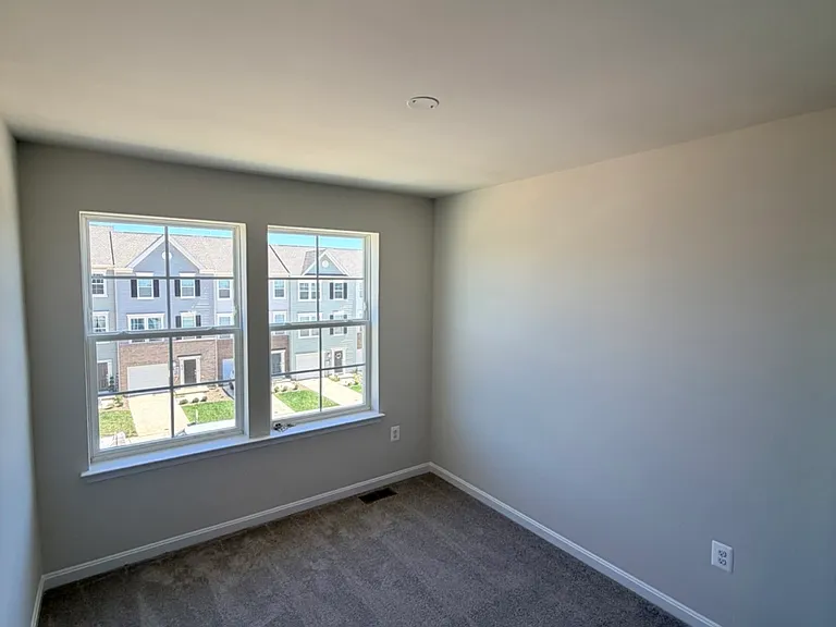 436 Seeback Dr — Photo 41