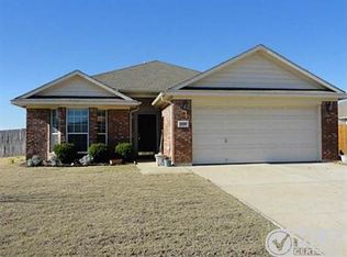 935 Micah Rd, Burleson, TX 76028