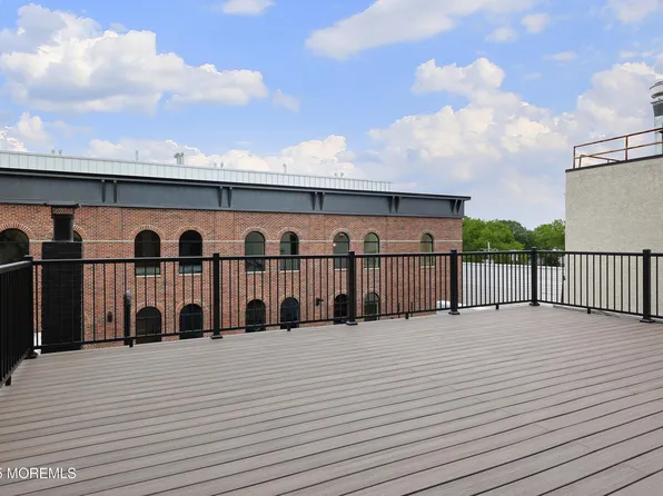 14 W Front St #2R, Red Bank, NJ 07701