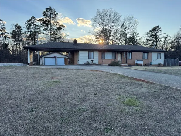 610 Dr Mitchell Rd, Seneca, SC 29678