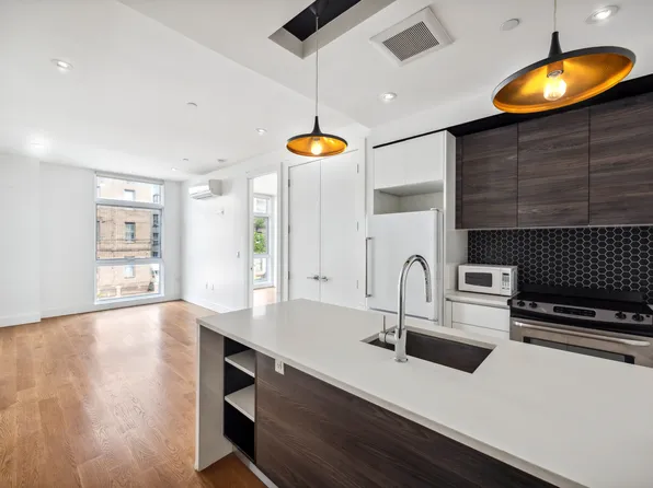 530 Midwood Street 2G image 2 of 20