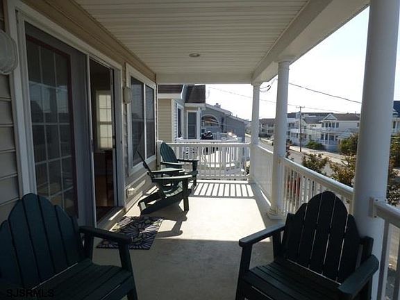 3rd image of 3723 Asbury Ave #2