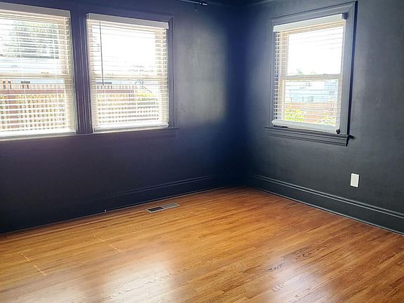 5th image of 3702 Albatross St