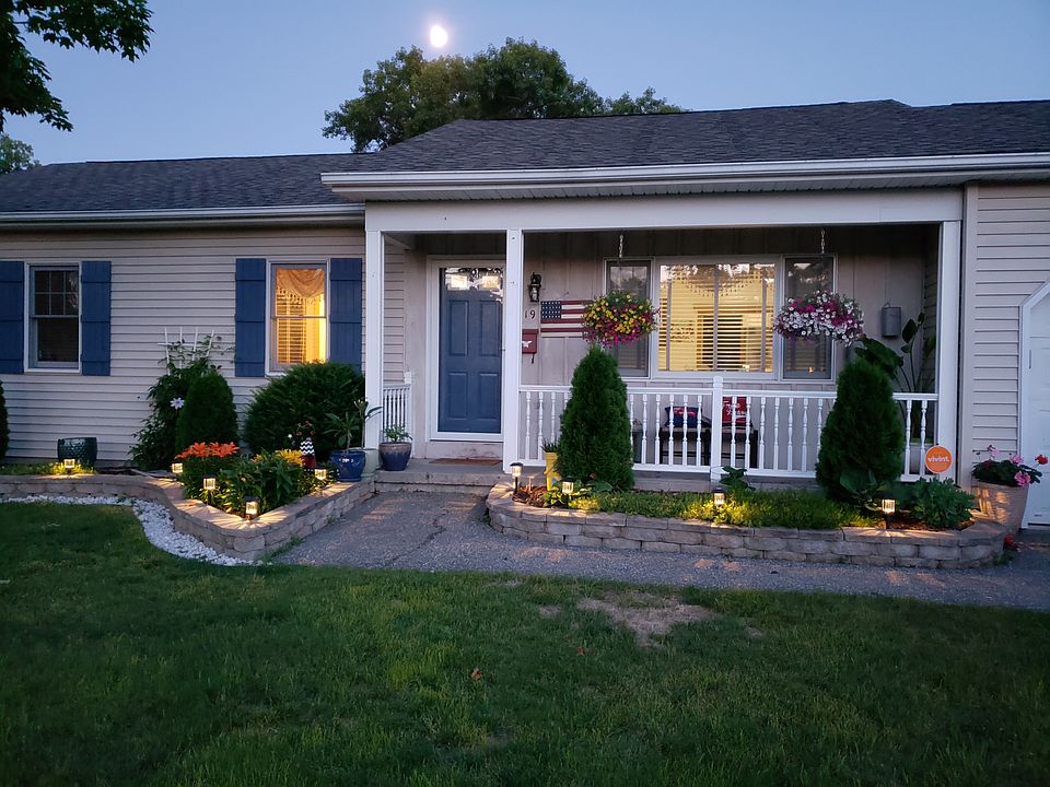 119 Reed St, Chicopee, MA 01020 Zillow