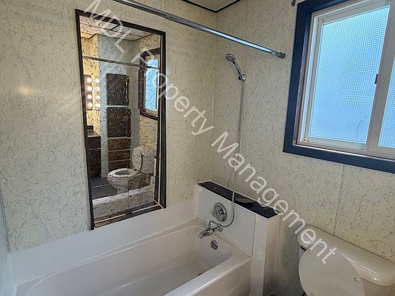 5th image of 1523 Marquette St
