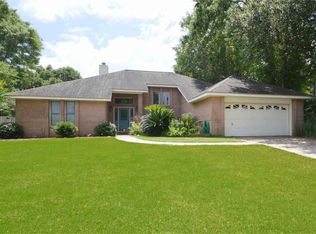 905 Crystal Creek Cir, Pensacola, FL 32514