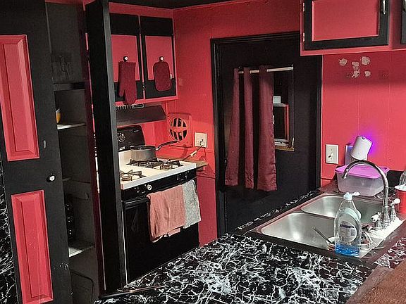 3rd image of 322 Davey Rd