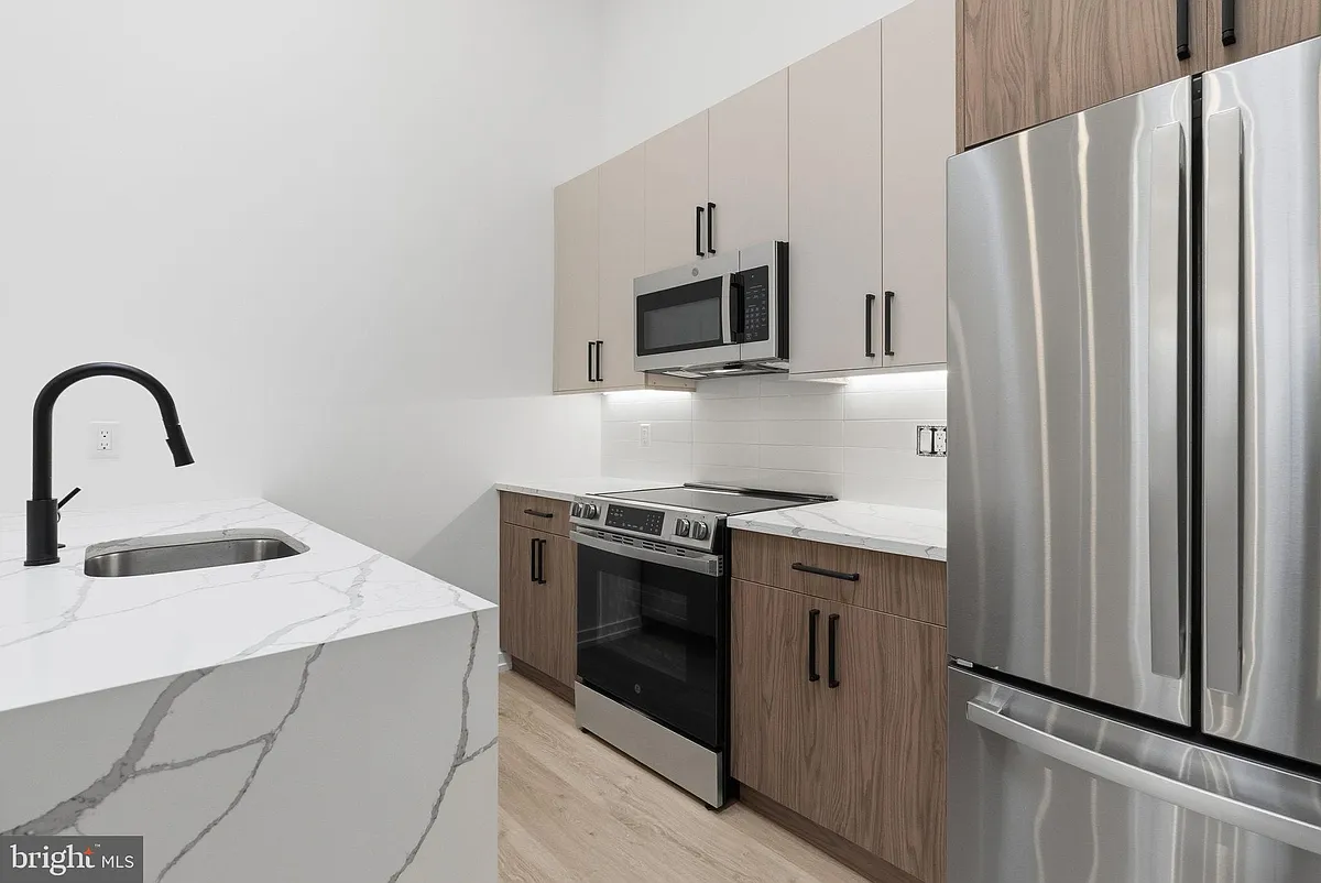 Building Photo - 203 S 13th St #4C