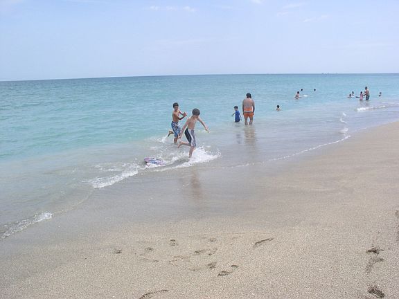 MINUTES TO BEACHES