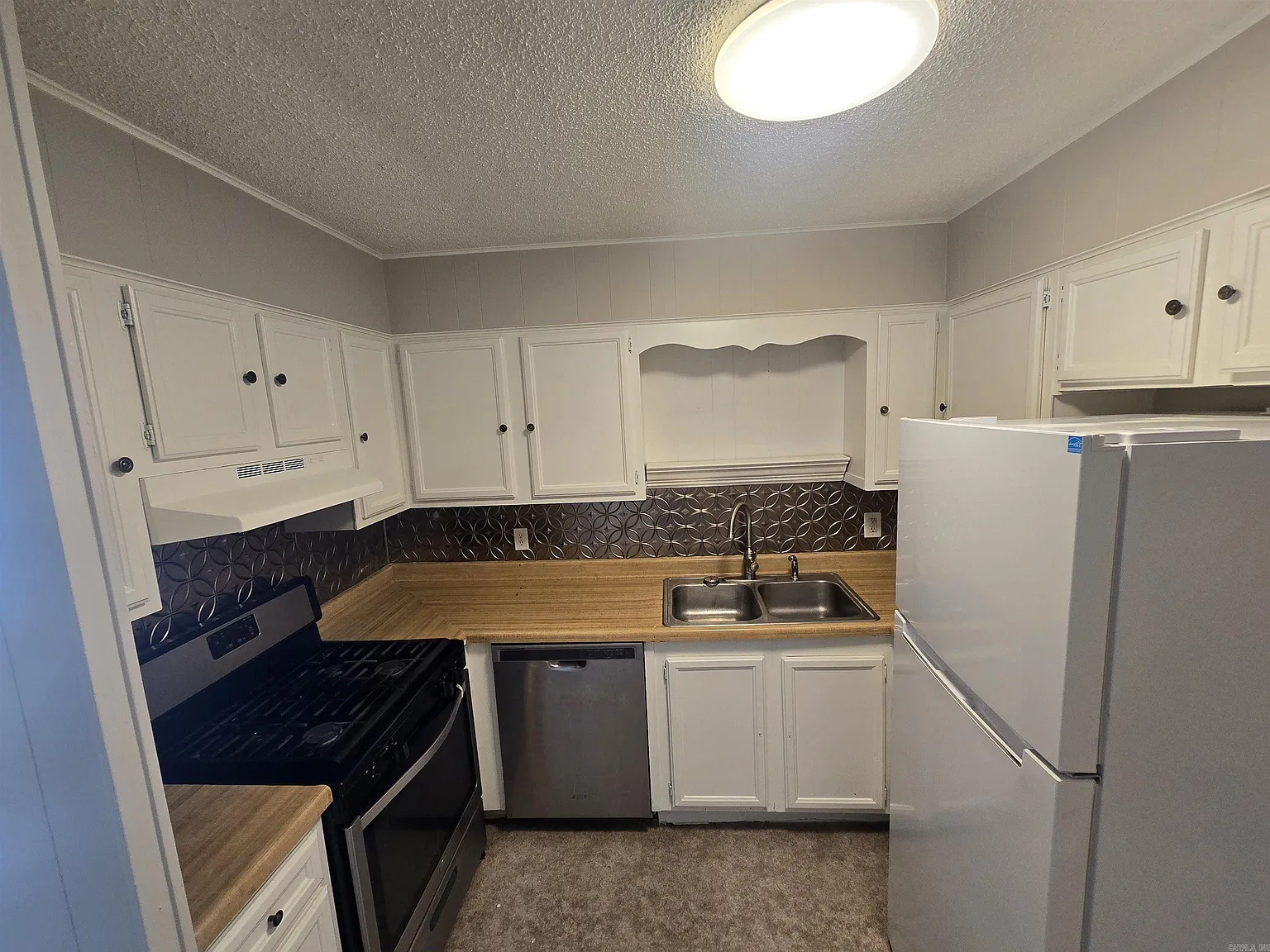 2 bed, 1.0 bath, 750 sqft, $795 — Photo 3