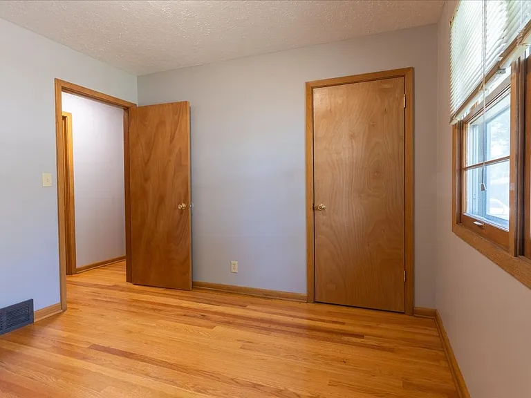 7221 Lexington Ave — Photo 17
