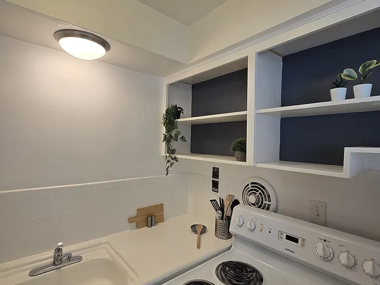 University View Apartments — Photo 22