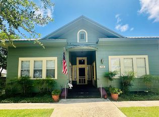 208 Carroll Ave, Bay Saint Louis, MS 39520