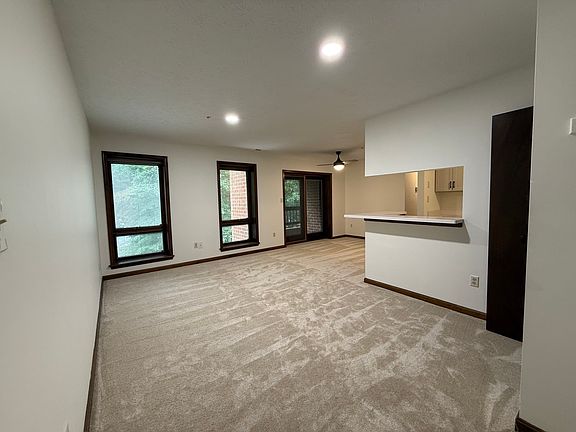 3rd image of 44790 Locust Ridge Ct Unit 1-845-9B