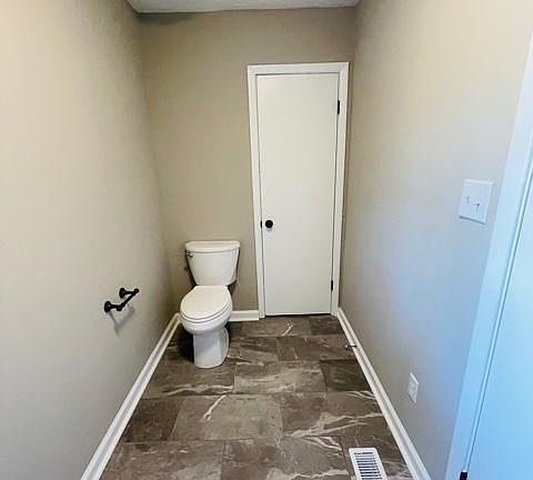 4th image of 642 Fairview Ave