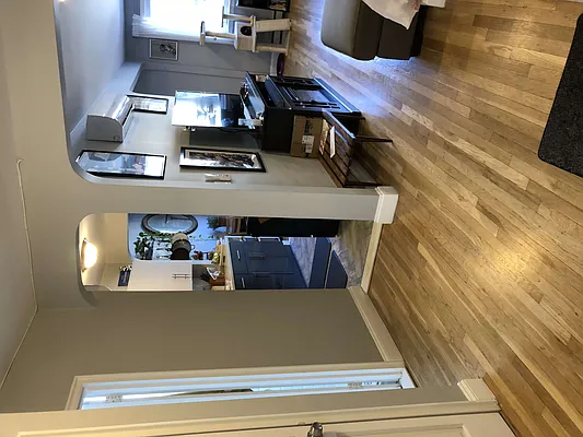 Rented by Metropolis International Realty Inc. | media 12