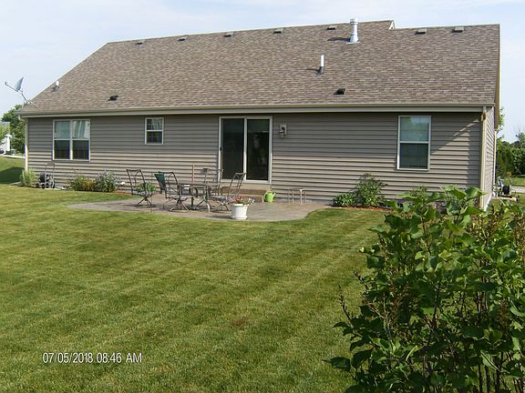 4th image of W207N17428 Parkview Dr