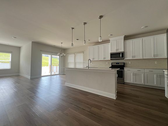 2nd image of 1095 Holland Ridge Way