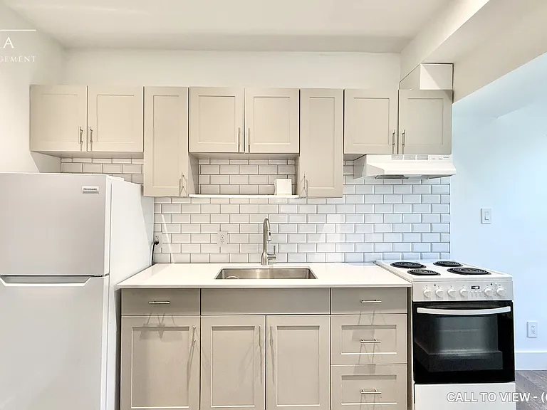 18 Bonnyview Dr #1 — Photo 2