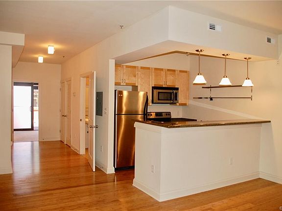 2nd image of 1333 W Broad St #U208