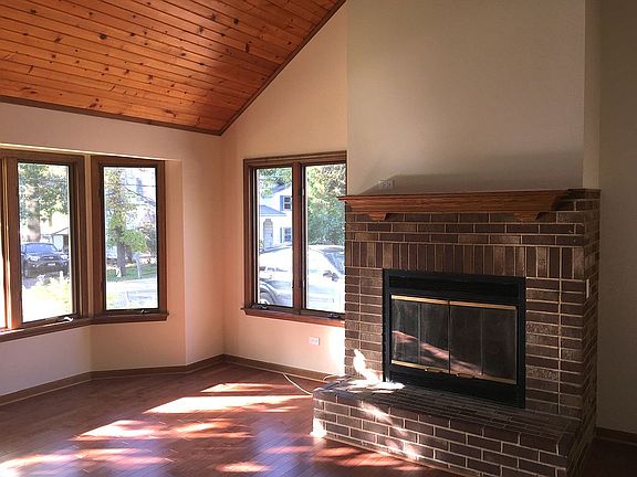 2nd image of 33805 N Oak St
