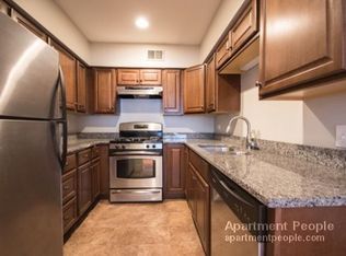 1411 W George St, Chicago, IL 60657