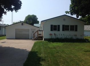 905 N 8th Ave, Washington, IA 52353